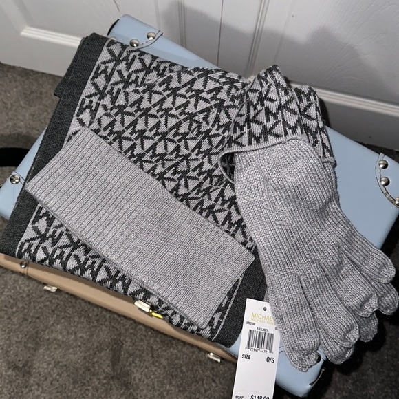 Michael Kors Grey Hat, Gloves, & Scarf Set - Picture 5 of 7